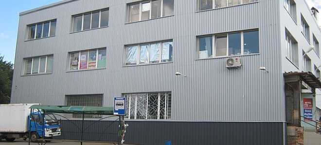 Обшивка фасада профлистом: особенности решения и порядок работ