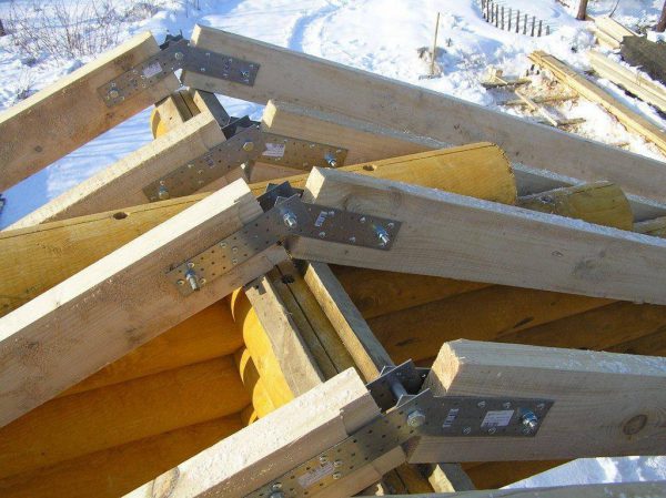 Шарнирное крепление