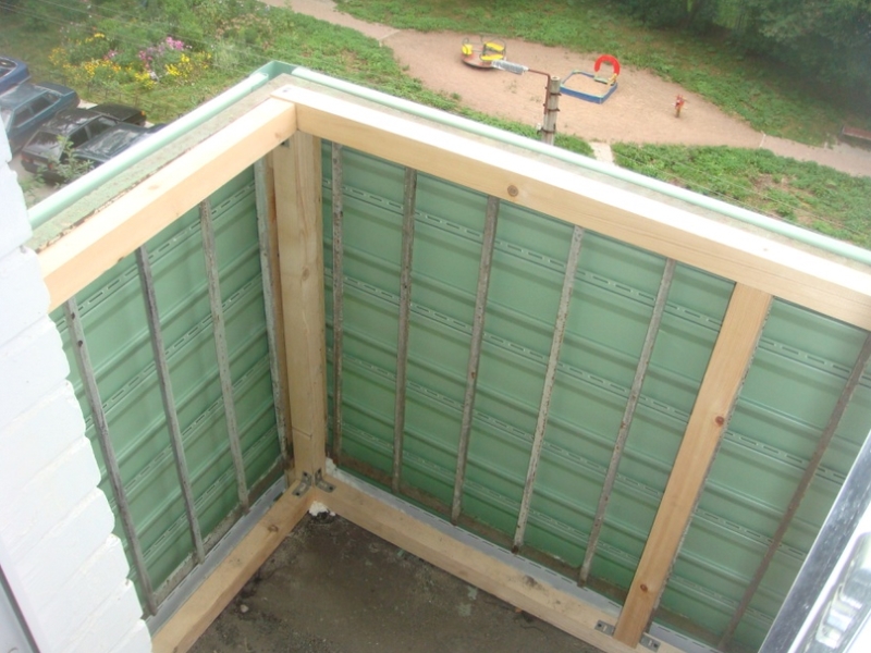 внешняя отделка балкона сайдингом